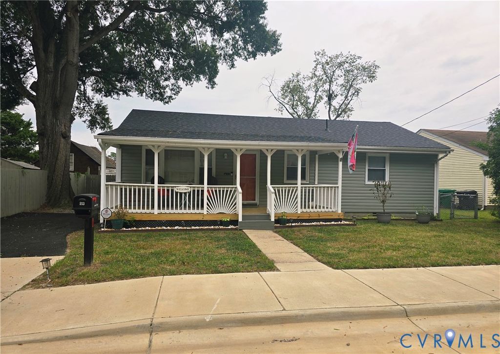 213 Orange Ave, Colonial Heights, VA 23834