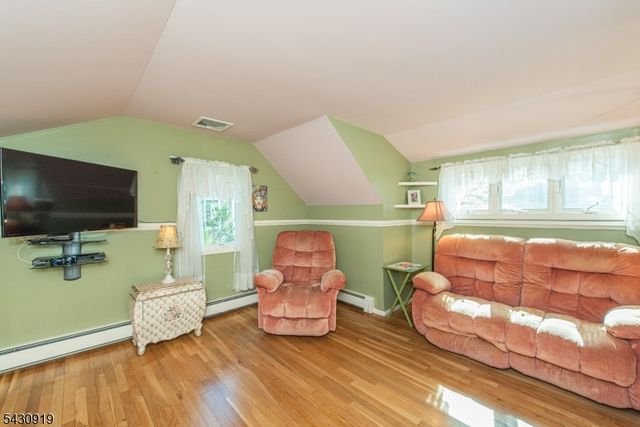 25 Meadow Dr, Little Falls Twp., NJ 07424