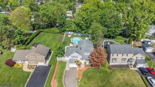 25 Meadow Dr, Little Falls Twp., NJ 07424