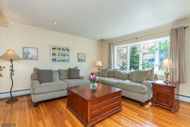 25 Meadow Dr, Little Falls Twp., NJ 07424