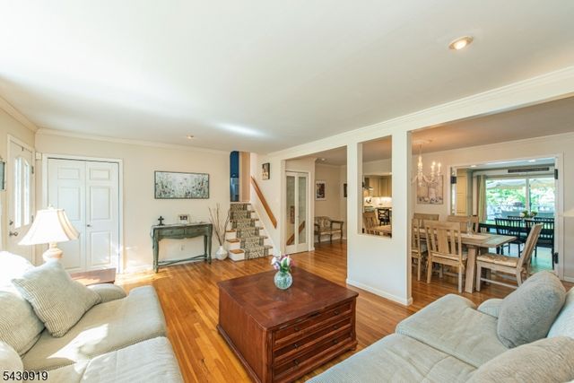 25 Meadow Dr, Little Falls Twp., NJ 07424