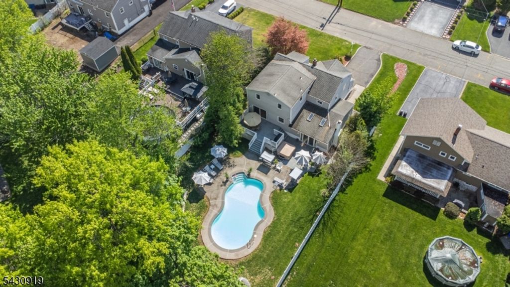 25 Meadow Dr, Little Falls Twp., NJ 07424