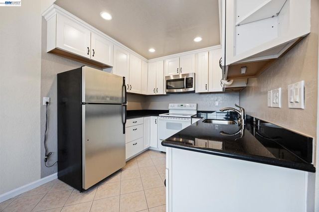 103 Pamela Ct, Daly City, CA 94015
