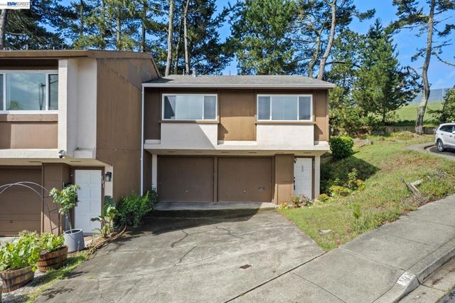103 Pamela Ct, Daly City, CA 94015