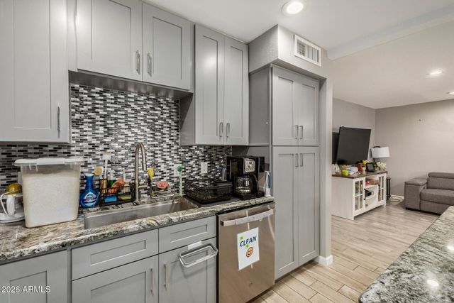 5209 N 18TH Drive, Phoenix, AZ 85015