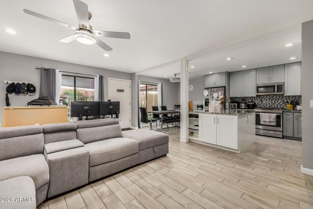 5209 N 18TH Drive, Phoenix, AZ 85015