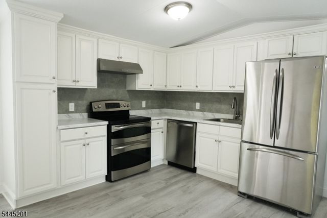 15 3rd St, Wayne Twp., NJ 07470