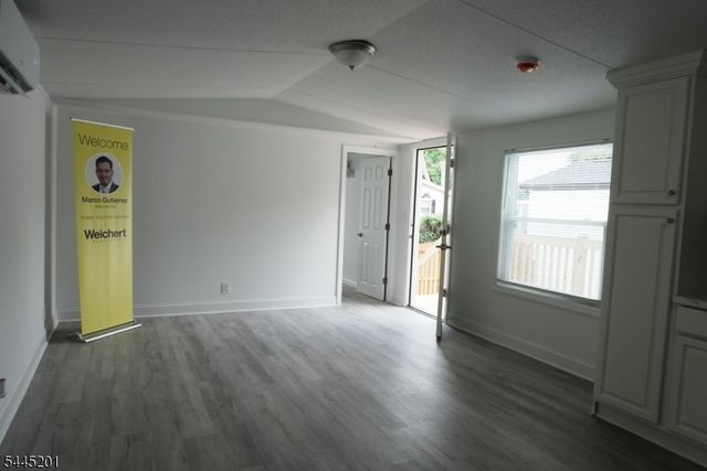 15 3rd St, Wayne Twp., NJ 07470