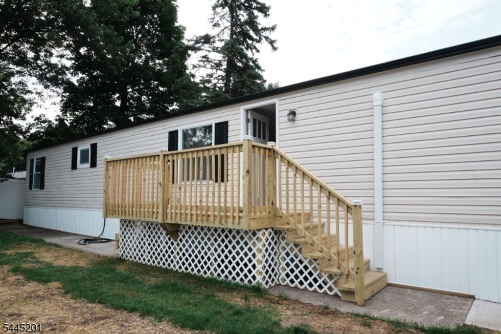 15 3rd St, Wayne Twp., NJ 07470