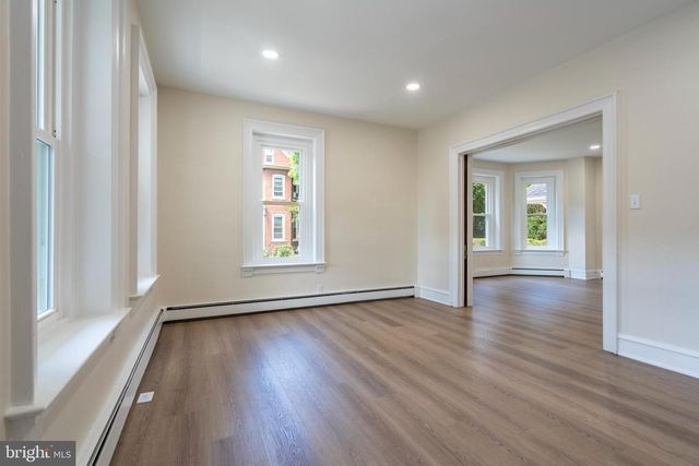 131 JEFFERSON ST, East Greenville, PA 18041