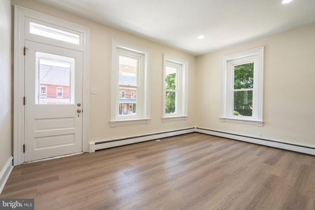 131 JEFFERSON ST, East Greenville, PA 18041