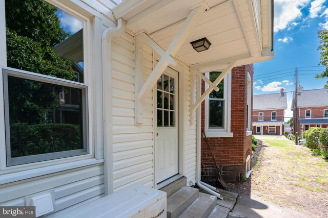 131 JEFFERSON ST, East Greenville, PA 18041
