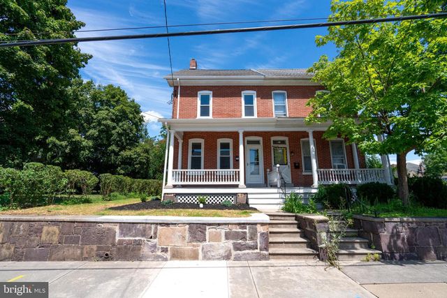 131 JEFFERSON ST, East Greenville, PA 18041
