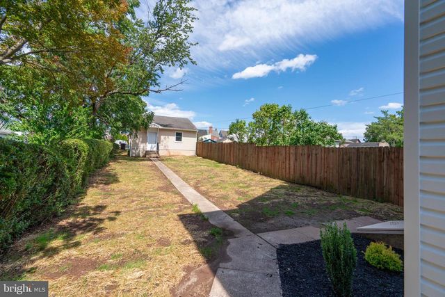 131 JEFFERSON ST, East Greenville, PA 18041