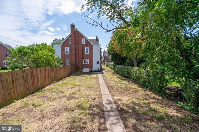 131 JEFFERSON ST, East Greenville, PA 18041