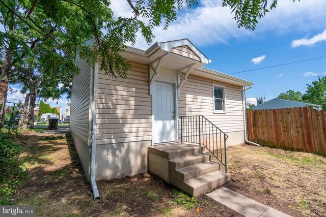 131 JEFFERSON ST, East Greenville, PA 18041