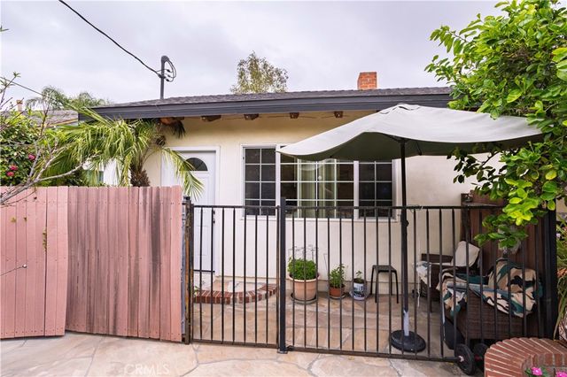 18900 Vincennes St, Northridge, CA 91324