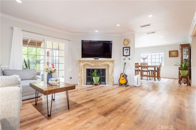 18900 Vincennes St, Northridge, CA 91324