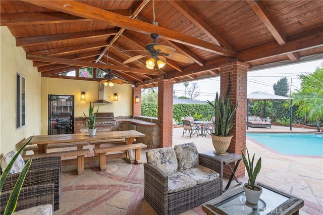 18900 Vincennes St, Northridge, CA 91324