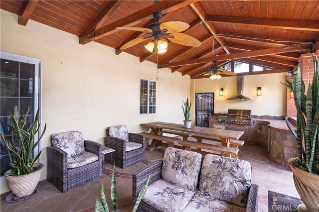 18900 Vincennes St, Northridge, CA 91324