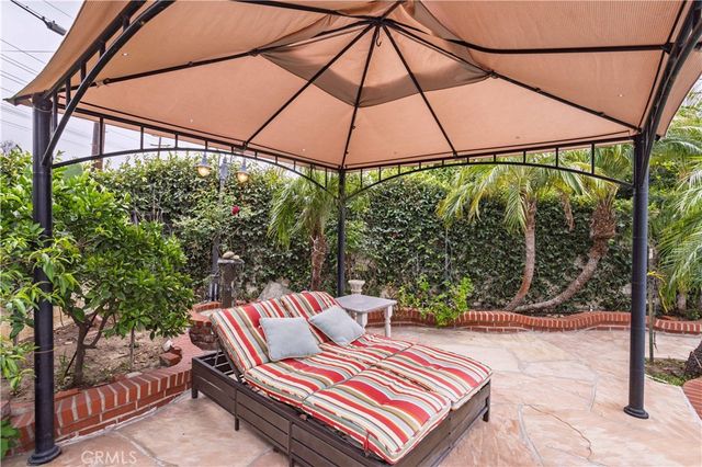 18900 Vincennes St, Northridge, CA 91324