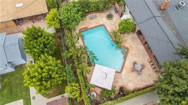 18900 Vincennes St, Northridge, CA 91324