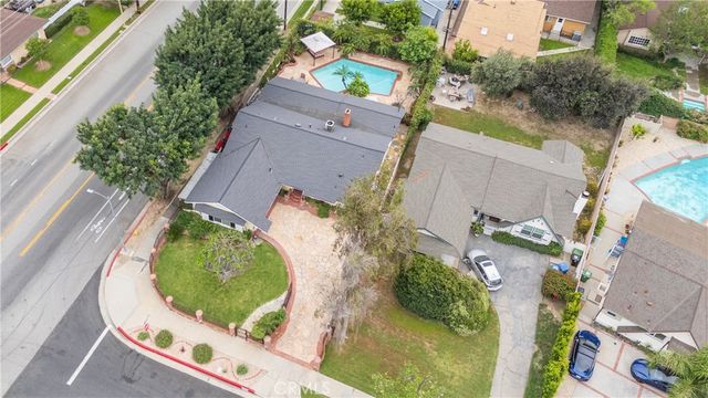 18900 Vincennes St, Northridge, CA 91324