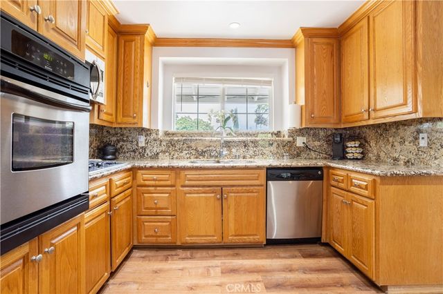 18900 Vincennes St, Northridge, CA 91324