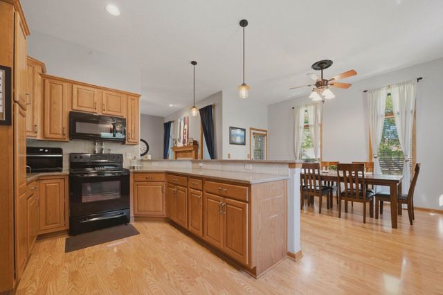 1303 S Ravenwood Ct, Derby, KS 67037