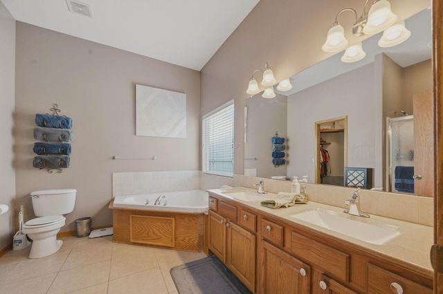 1303 S Ravenwood Ct, Derby, KS 67037