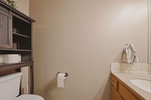 1303 S Ravenwood Ct, Derby, KS 67037
