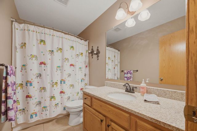 1303 S Ravenwood Ct, Derby, KS 67037