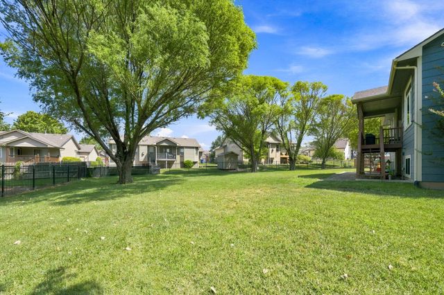 1303 S Ravenwood Ct, Derby, KS 67037