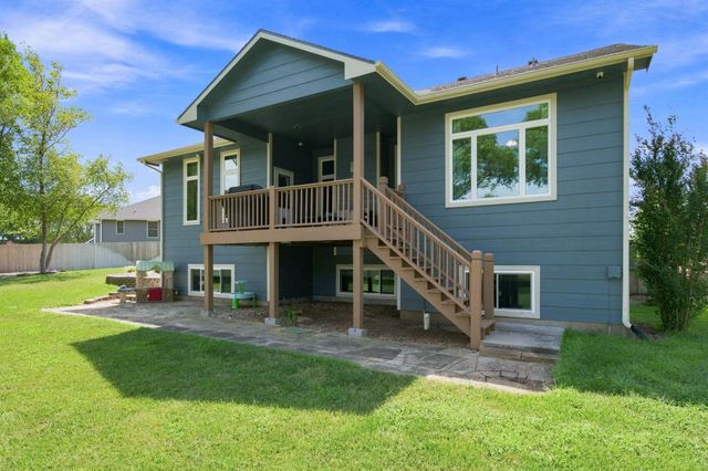 1303 S Ravenwood Ct, Derby, KS 67037