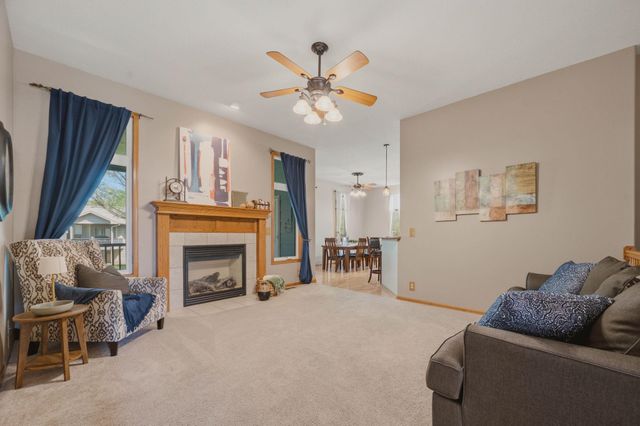1303 S Ravenwood Ct, Derby, KS 67037