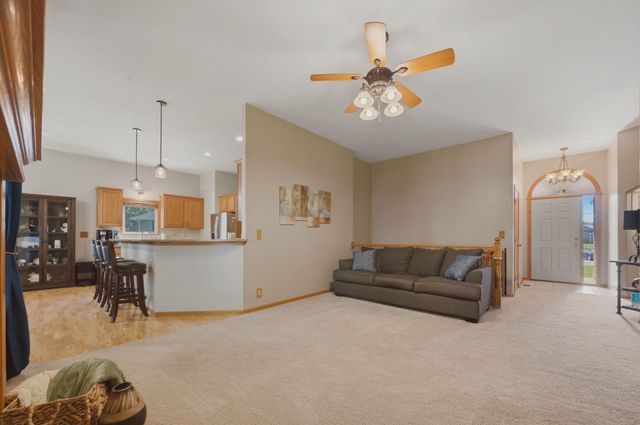 1303 S Ravenwood Ct, Derby, KS 67037