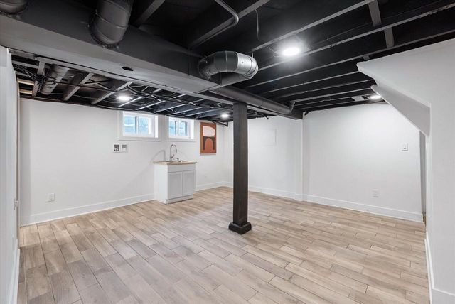 4036 N Stowell AVENUE, Shorewood, WI 53211