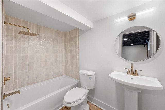 4036 N Stowell AVENUE, Shorewood, WI 53211