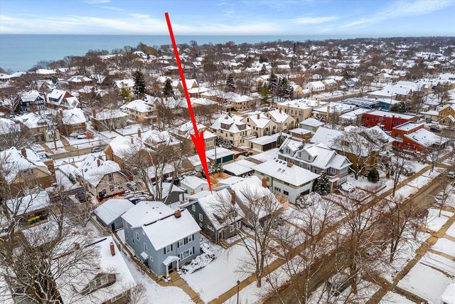 4036 N Stowell AVENUE, Shorewood, WI 53211