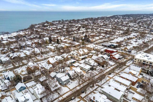 4036 N Stowell AVENUE, Shorewood, WI 53211