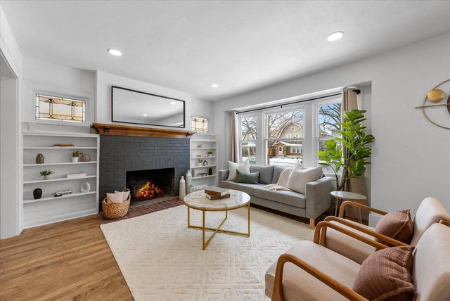 4036 N Stowell AVENUE, Shorewood, WI 53211