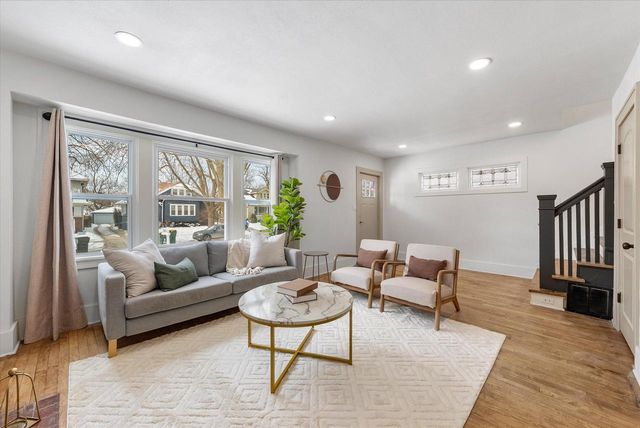 4036 N Stowell AVENUE, Shorewood, WI 53211