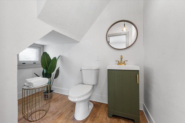 4036 N Stowell AVENUE, Shorewood, WI 53211