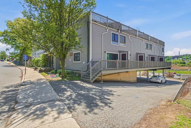 286 Fenno St 1, Revere, MA 02151