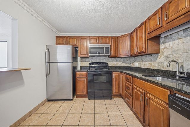 286 Fenno St 1, Revere, MA 02151