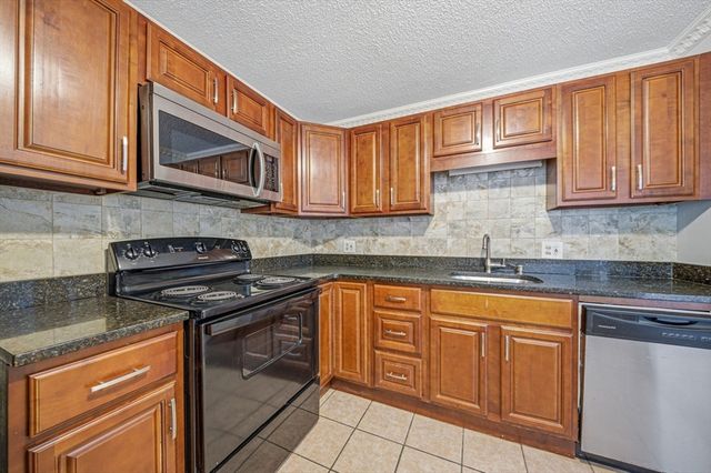 286 Fenno St 1, Revere, MA 02151