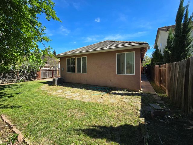 2368 Portola St, West Sacramento, CA 95691