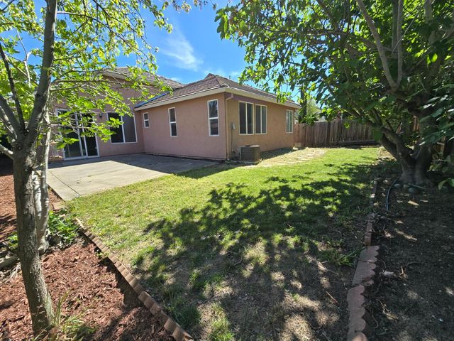 2368 Portola St, West Sacramento, CA 95691