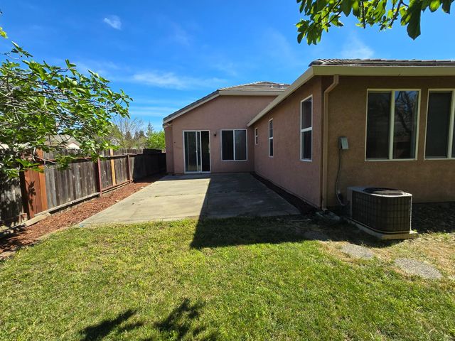 2368 Portola St, West Sacramento, CA 95691