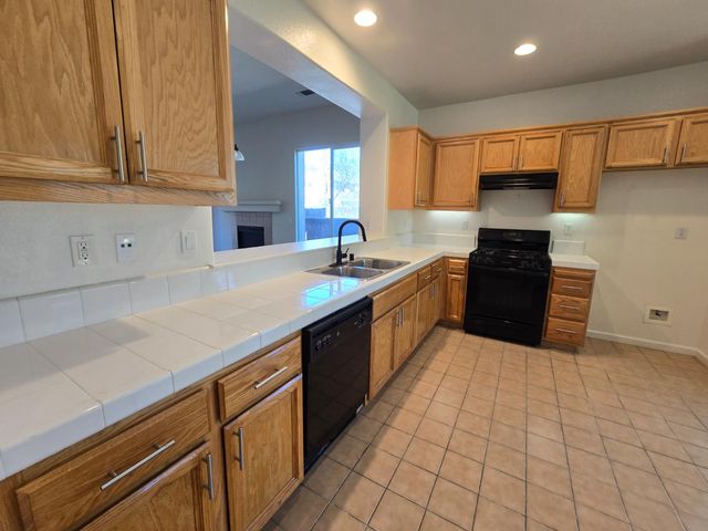 2368 Portola St, West Sacramento, CA 95691